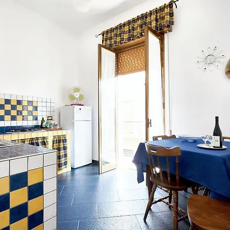 Seaview House In Holiday home *